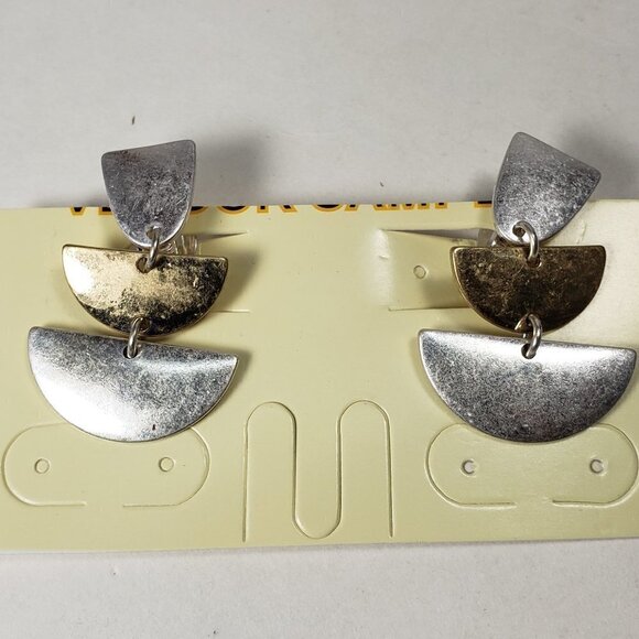 Dual tones 1.25 inches Drop Dangle Clip-on Earrings - Picture 5 of 6